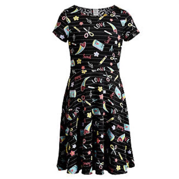 Girls Back To School Dress is reversible. Size 7 - Picture 3 of 16